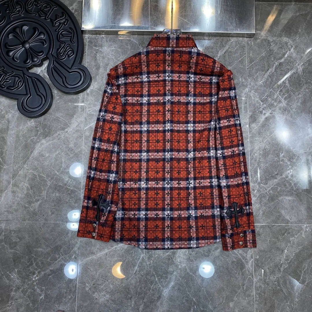 P296 Chrome Hearts 🍁Spring shirt series🍁 Spring classic patchwork leather full cross dark pattern silver button plaid shirt, whole body plaid alignment, cuffs sheepskin upper and lower alignment, original molding, customized version of bronze silver four-buttons, specially customized version of high gram weight original shirt fabric, can be worn as a jacket or as a base, a must-have clothing artifact 🌈Recommended colors: dark blue red 🌈 Size: S, M, L, XL